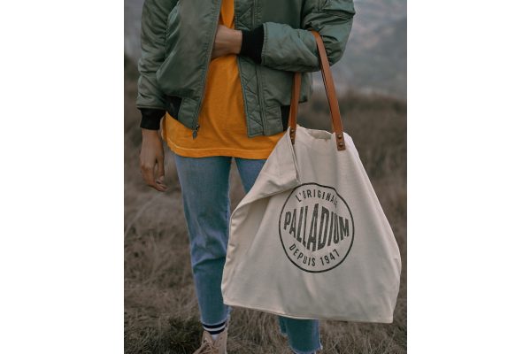 BG587-240 | ROUND LOGO TOTE BAG | IVORY - Image 8